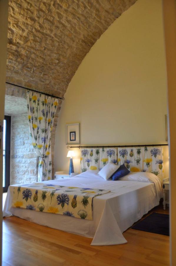 La Caussenarde Bed & Breakfast Sévérac-le-Château Dış mekan fotoğraf